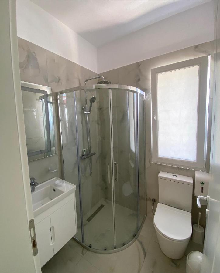 Helena Hotel Shëngjin Екстериор снимка