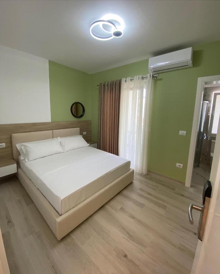 Helena Hotel Shëngjin Екстериор снимка