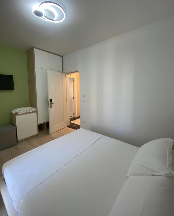 Helena Hotel Shëngjin Екстериор снимка