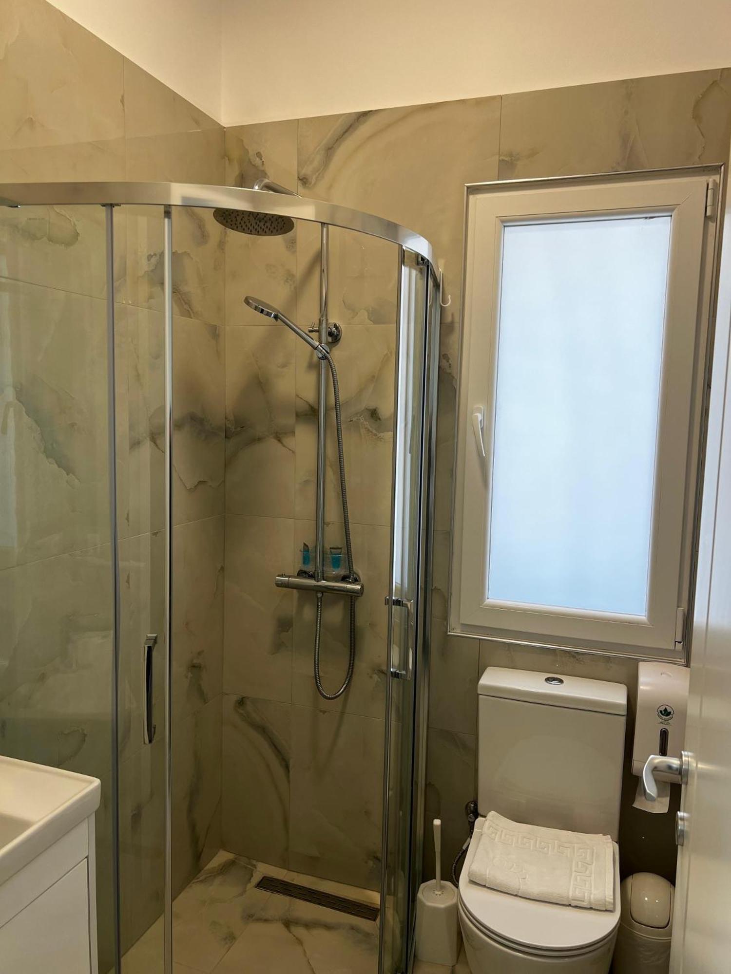 Helena Hotel Shëngjin Екстериор снимка