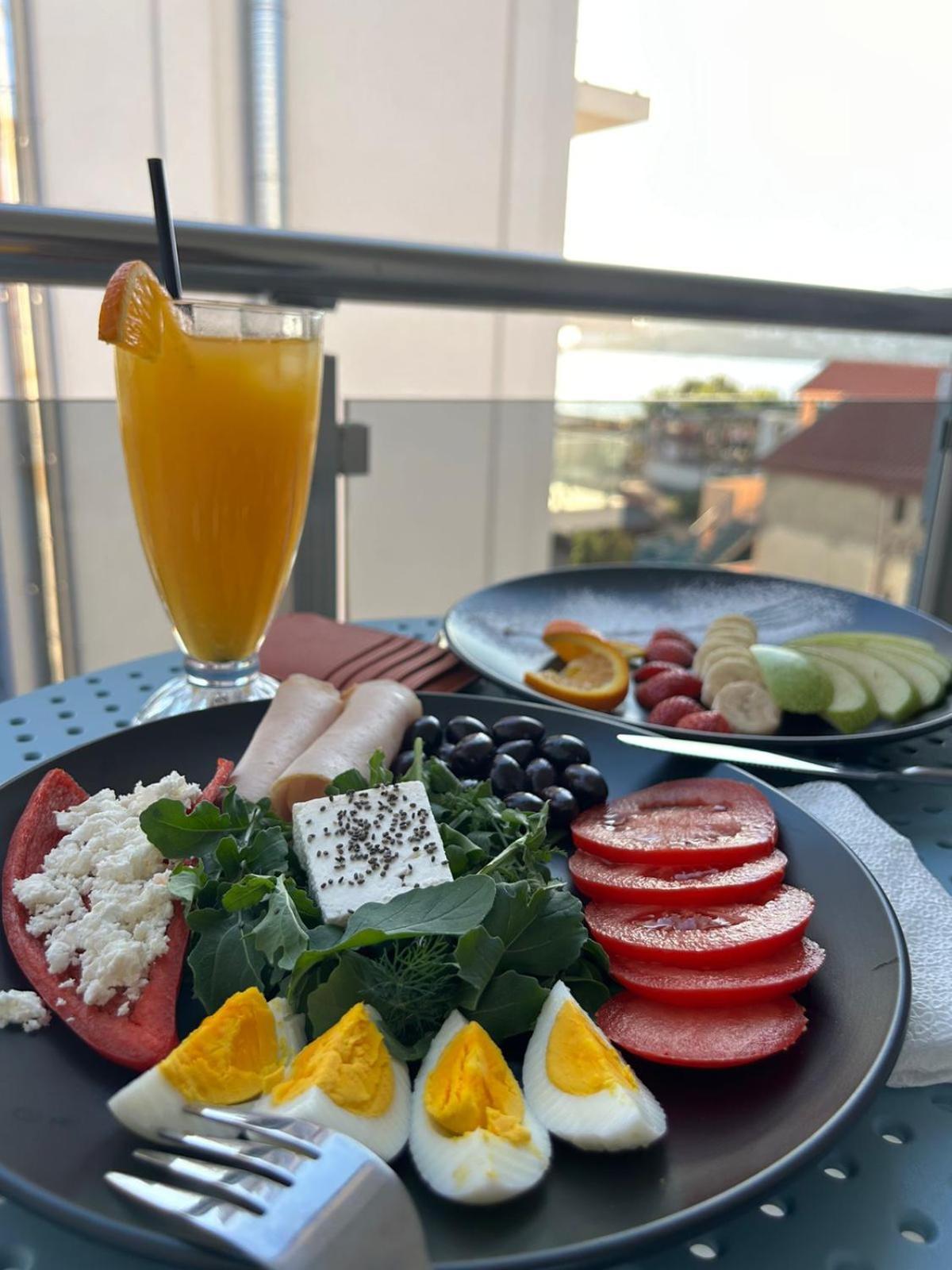 Helena Hotel Shëngjin Екстериор снимка